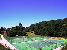 Tennis en multisports van gites huisjes vakantiepark in Dordogne-Lot bij Gavaudun