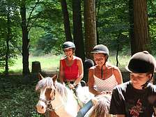 Horse riding in the Dordogne-Lot from holiday park cottages of Domaine de Gavaudun