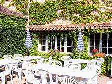  Auberge de Vezou restaurant with gites holiday cottages in the Dordogne Lot 